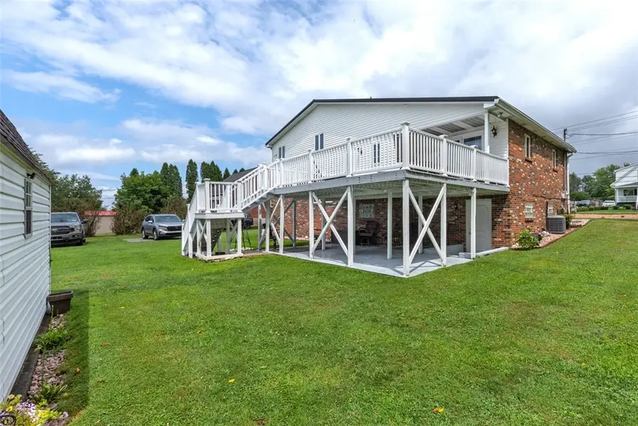 1207 Lewis Ave., Jeannette, PA 15644 - #3