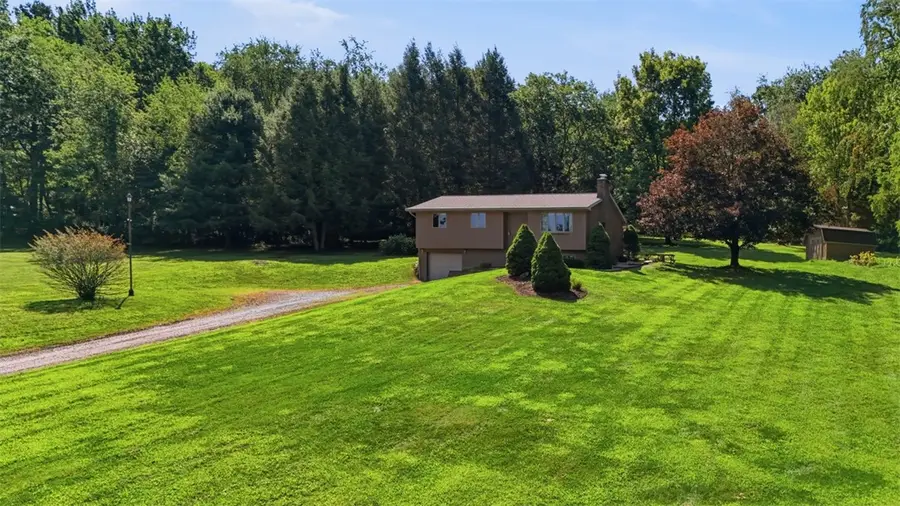 62 Chippewa Rd, Bentleyville, PA 15314 - #2
