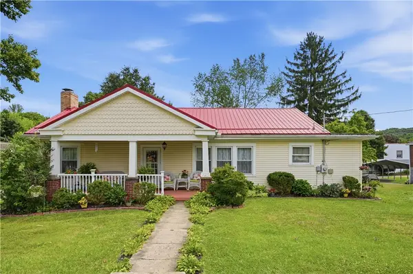 725 Pine Ave, Mars, PA 16046