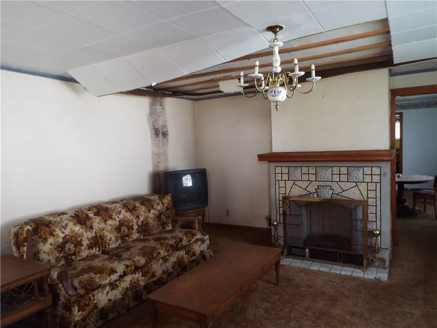 110 S Pine St, Ellsworth, PA 15331 - #2