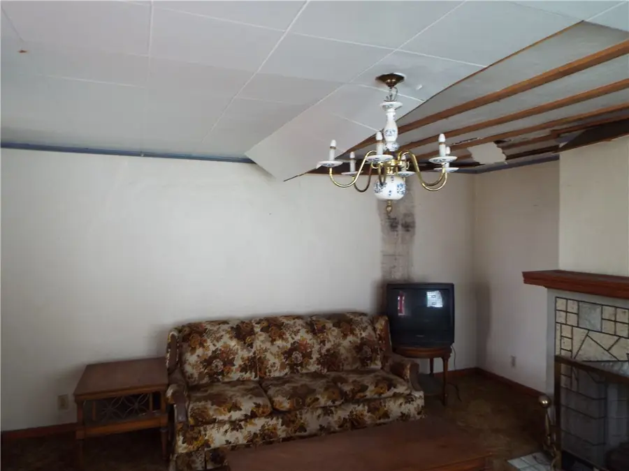 110 S Pine St, Ellsworth, PA 15331 - #3