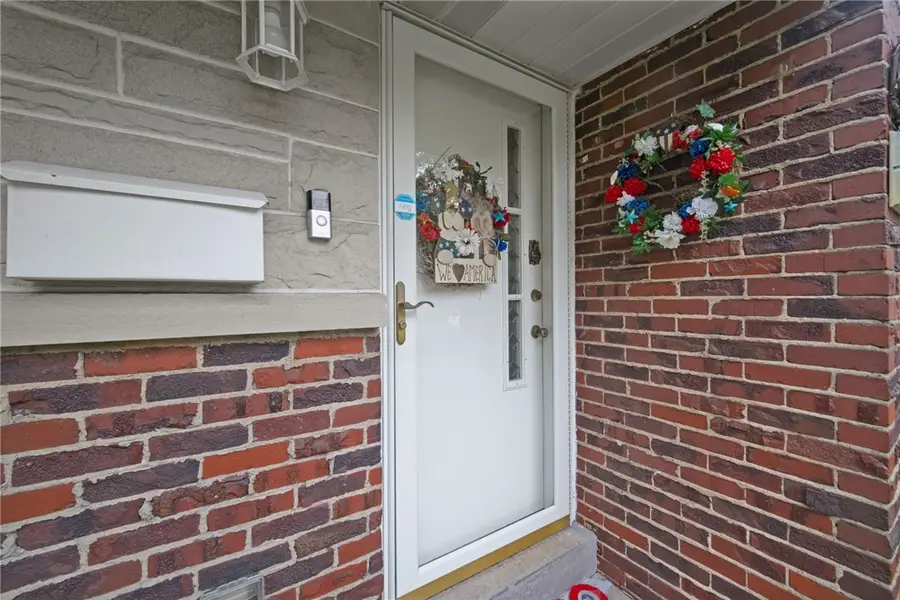 221 Mclaughlin Drive, New Kensington, PA 15068 - #3