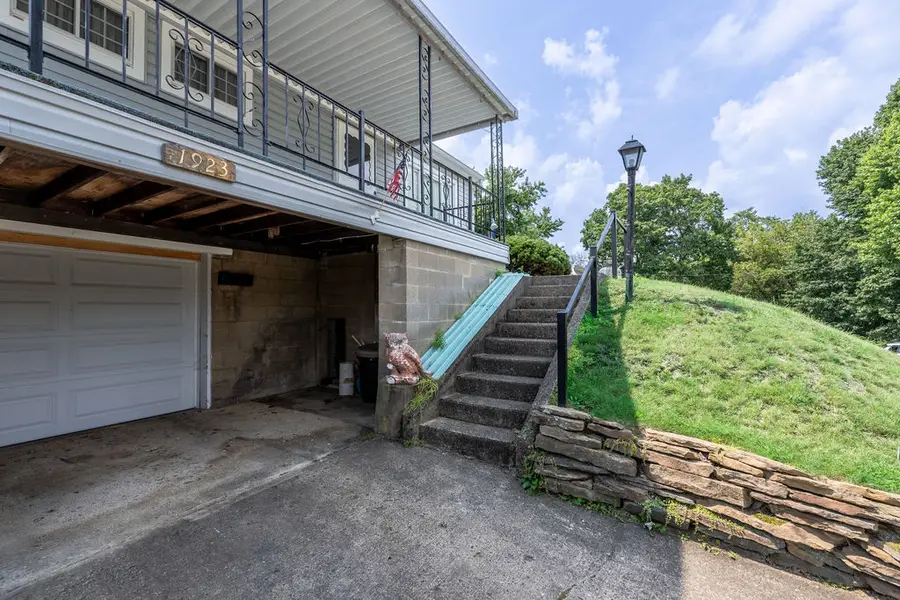 1923 Rhode Island Avenue, Aliquippa, PA 15001 - #2