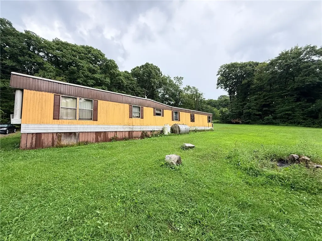 297 Steyer Rd, Mill Run, PA 15464 - #1