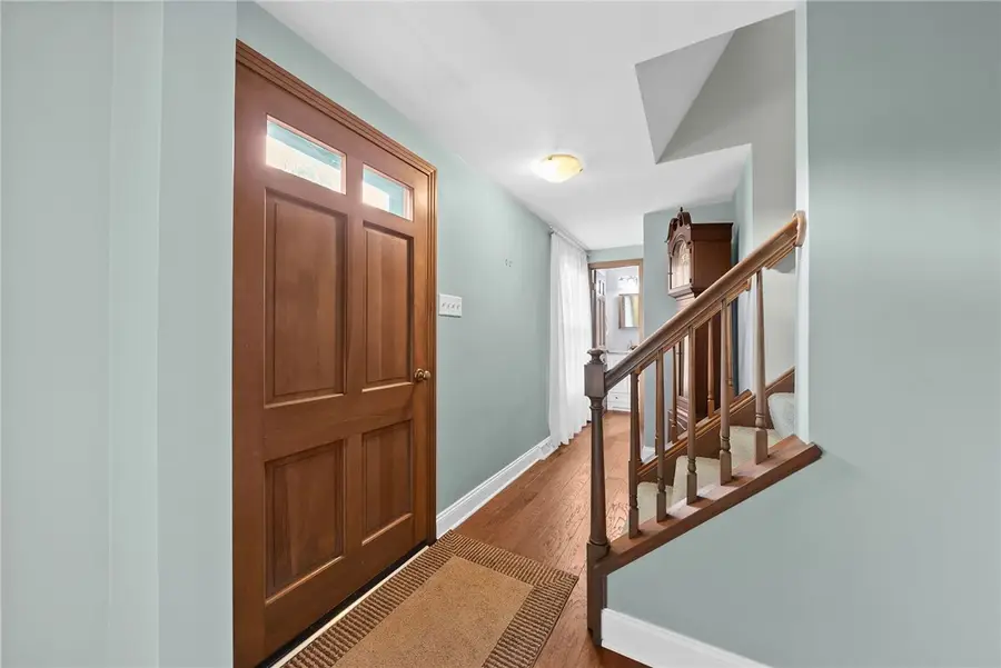 1249 Cairn Dr, Bethel Park, PA 15102 - #3