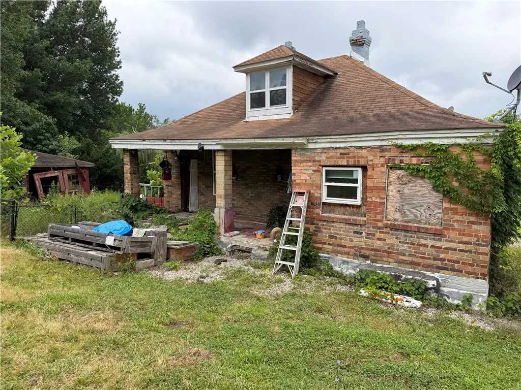 201 Elm Rd, Uniontown, PA 15401 - #1