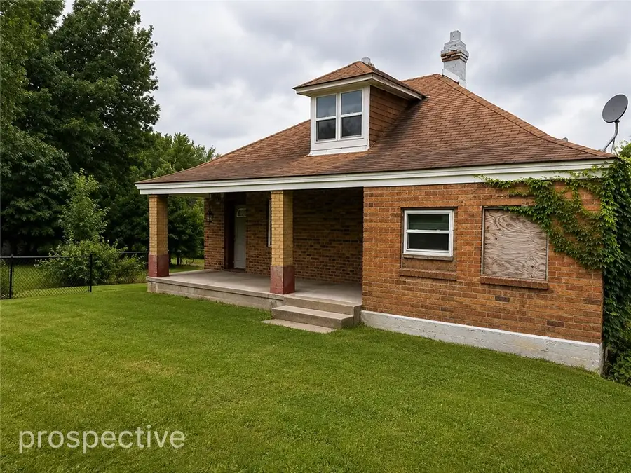 201 Elm Rd, Uniontown, PA 15401 - #2