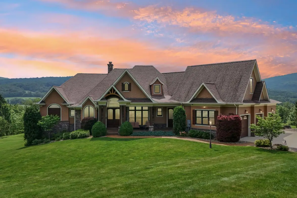 2017 Thunder Lane, Latrobe, PA 15650 - #1