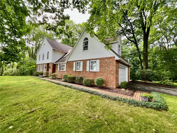 297 Lake Rd, Volant, PA 16156
