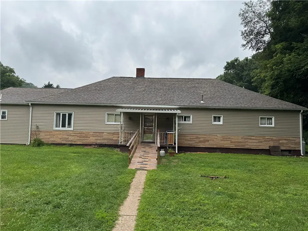 521 Pike Run Dr, Daisytown, PA 15427 - #1