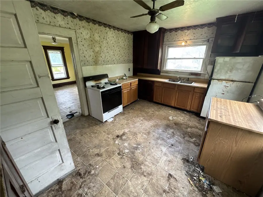 9805 Meadville St, Cranesville, PA 16410 - #2