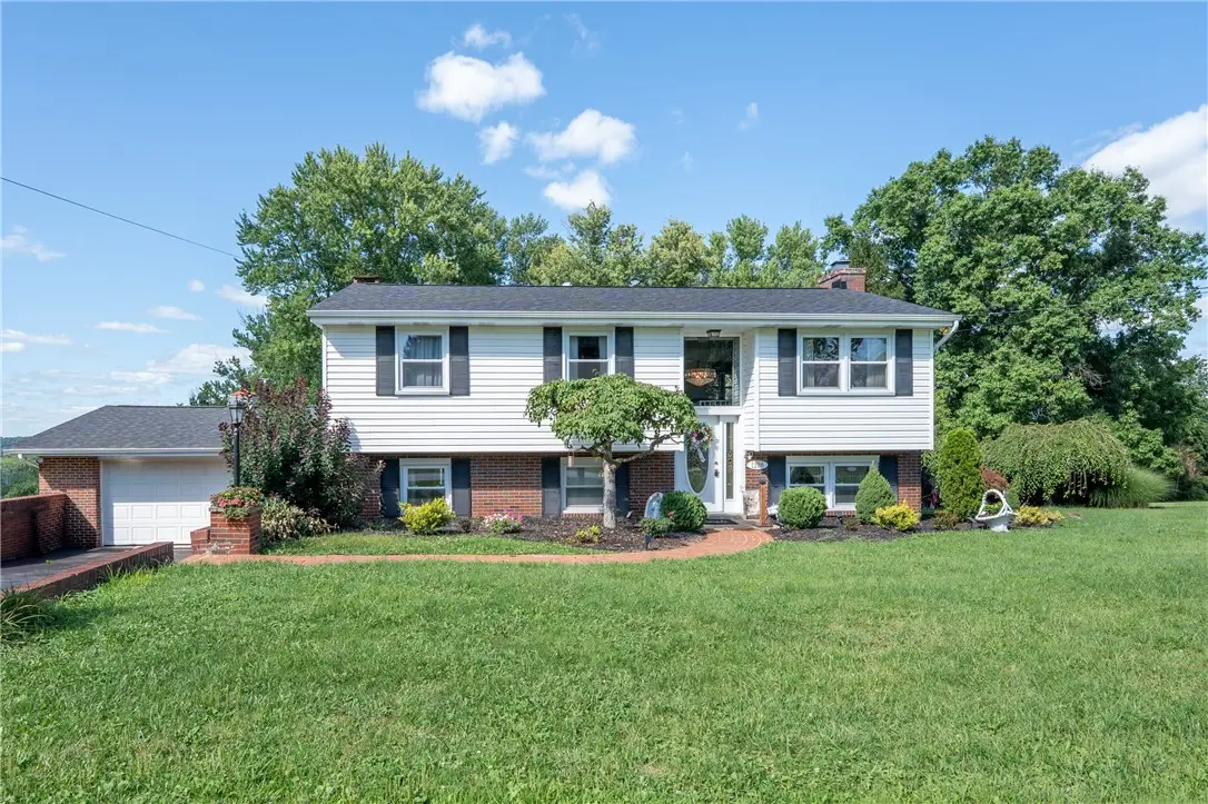 1206 Waverly Dr, Latrobe, PA 15650 - #1