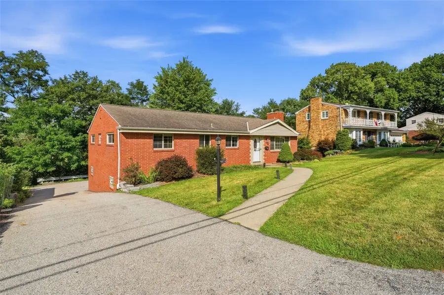 4774 Beall Dr, Pittsburgh, PA 15236 - #2