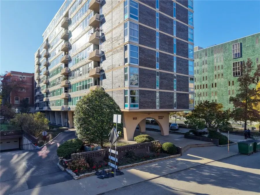 552 N Neville St #PH2, Pittsburgh, PA 15213 - #2