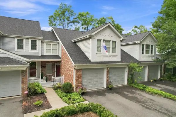 206 Waterside Dr, Canonsburg, PA 15317