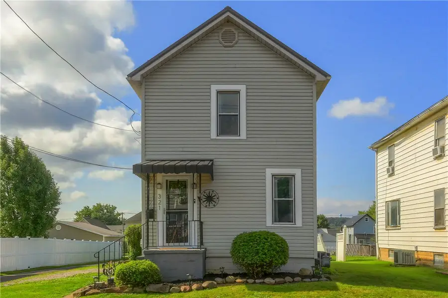 321 Hazel Ave, Ellwood City, PA 16117 - #2