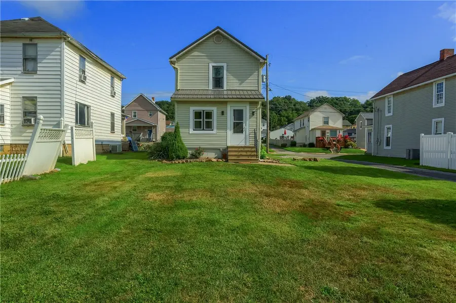 321 Hazel Ave, Ellwood City, PA 16117 - #3