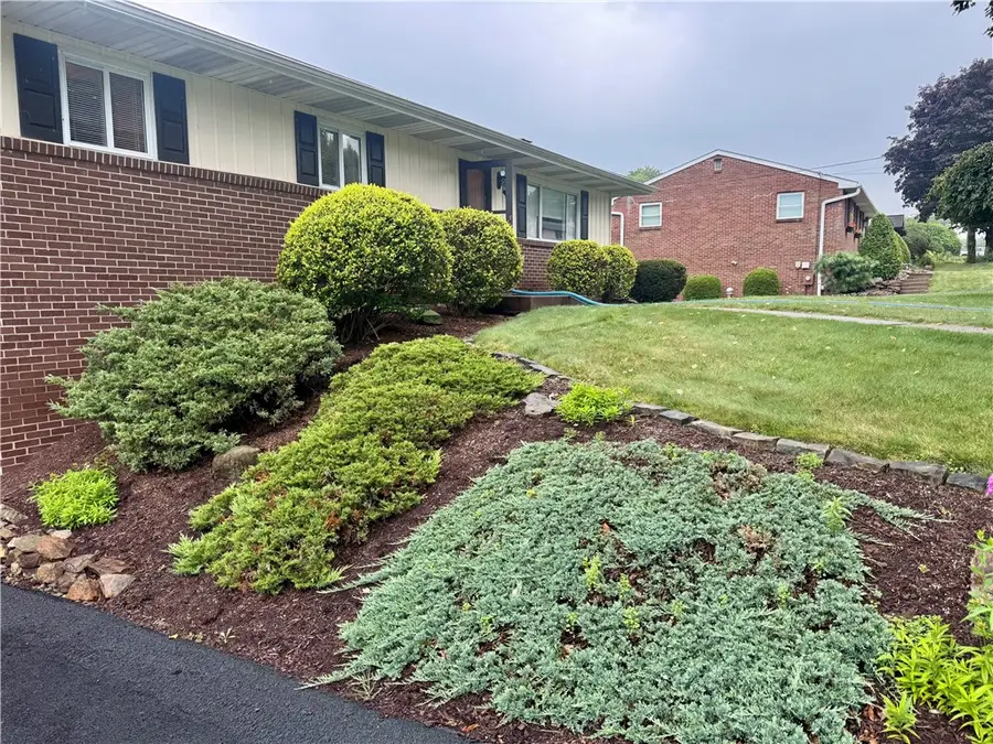 135 Hampton Ct, Butler, PA 16002 - #3