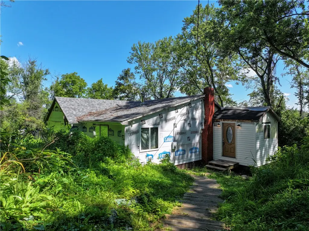 533 College Circle, Belle Vernon, PA 15012 - #1