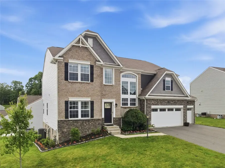 313 Regent Ct, North Fayette, PA 15057 - #2