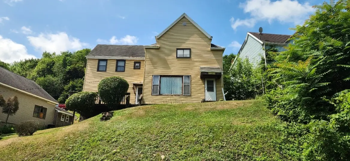 915 Border Avenue, Ellwood City, PA 16117 - #1