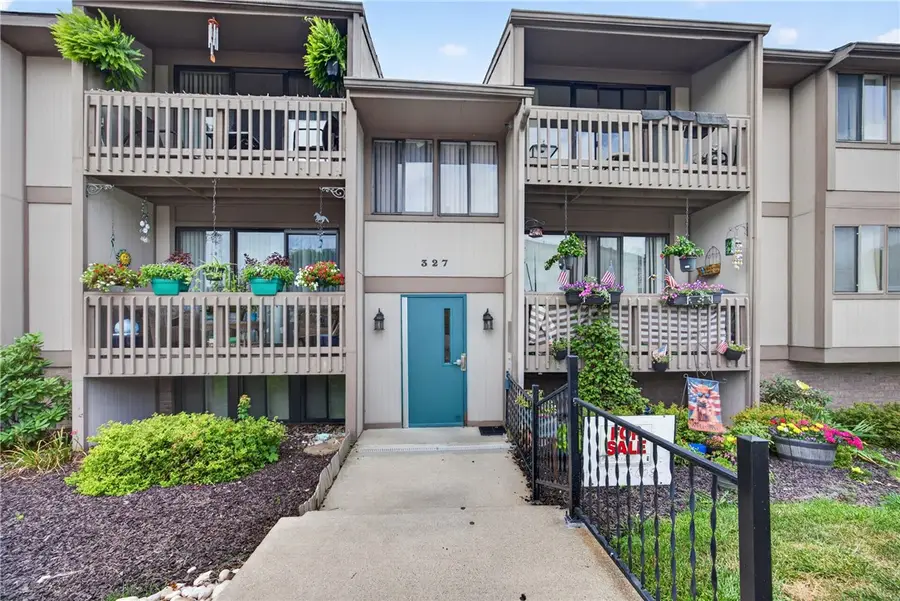 327 Ridge Point Cir #13, Bridgeville, PA 15017 - #2