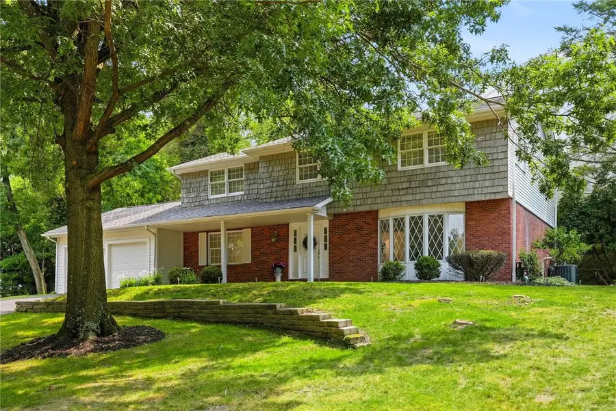 3206 Brunton Dr, Glenshaw, PA 15116 - #2