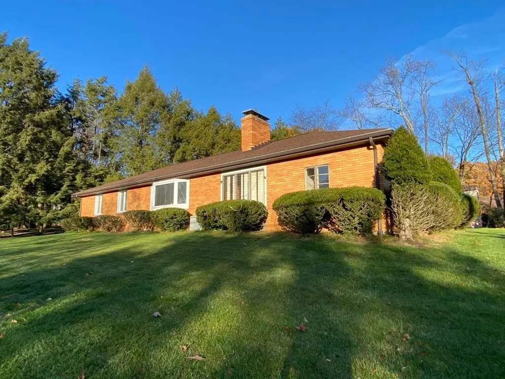 430 Sangree Rd, Pittsburgh, PA 15237 - #1