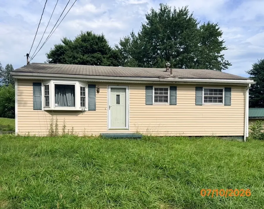 25 Lincoln Ave, Wheatland, PA 16161 - #2
