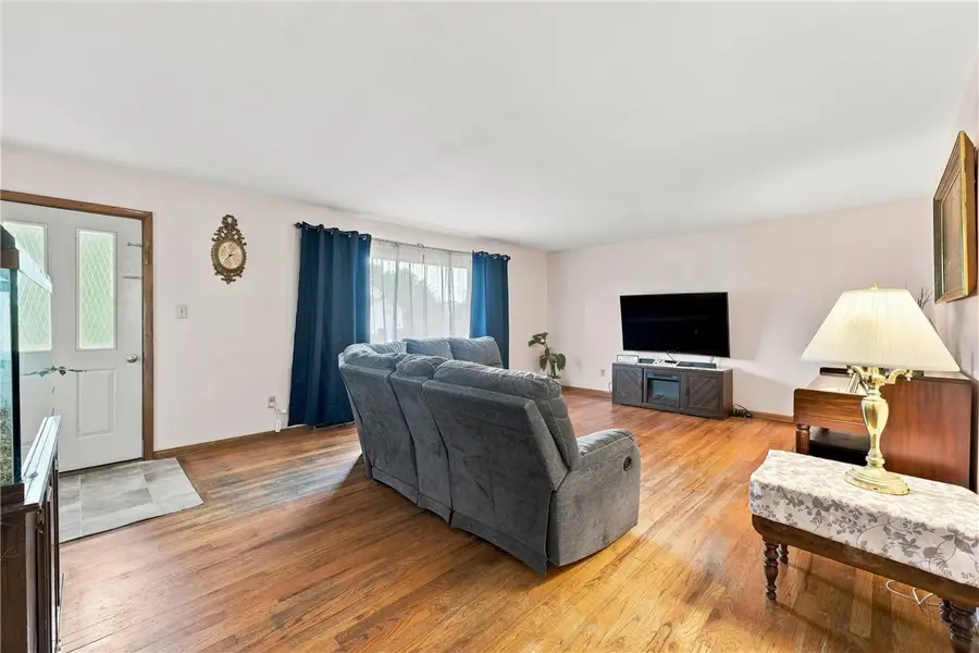 3203 Regis Dr, Erie, PA 16510 - #3