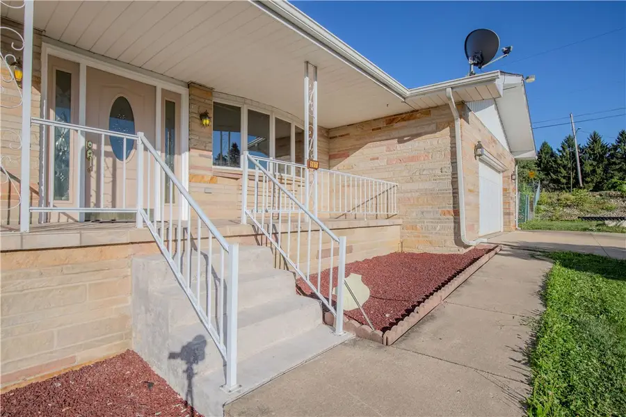 207 Buchanan Dr, Masontown, PA 15461 - #2