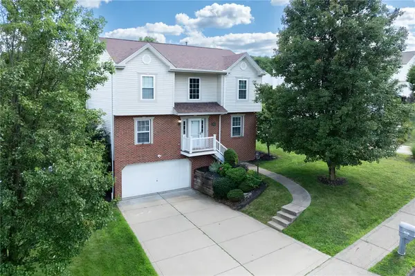 1421 Sandstone Dr, Tarentum, PA 15084