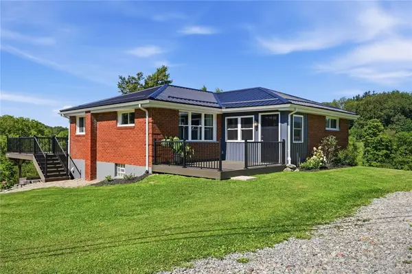 482 Browns Hill Rd, Valencia, PA 16059