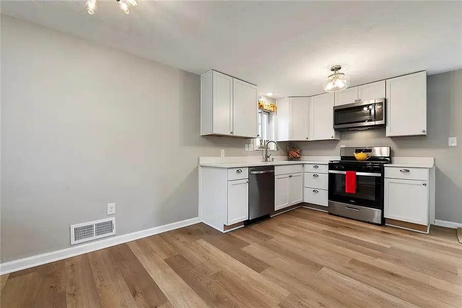 135 Elmont St, Pittsburgh, PA 15205 - #3