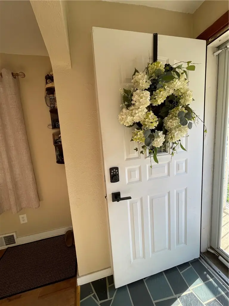 1464 Senior Dr, Pittsburgh, PA 15227 - #3