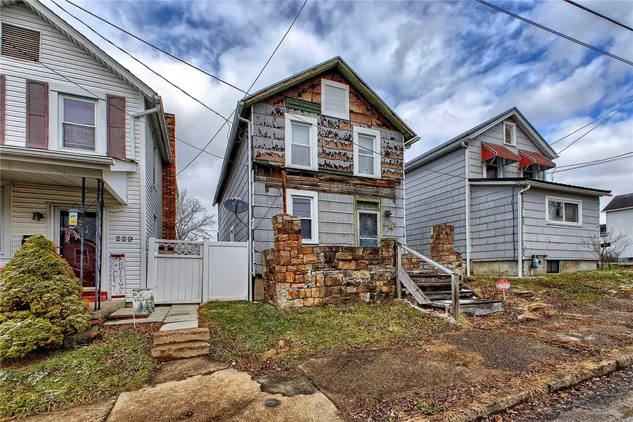 227 Avenue A, Latrobe, PA 15650 - #2