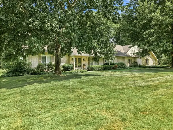 54 Oak Tree Ct, West Middlesex, PA 16159