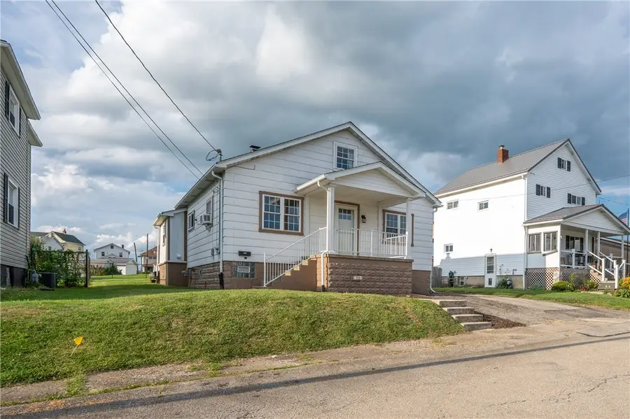 222 Spruce St, Mount Pleasant, PA 15666 - #3