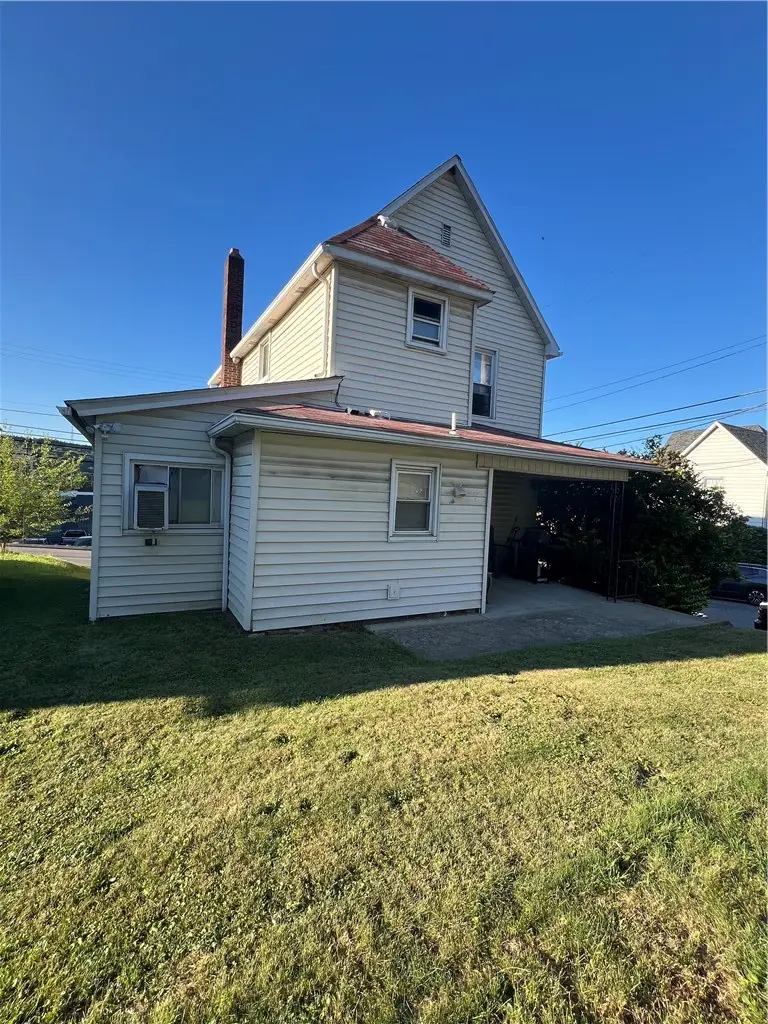 316 9th St, Ellwood City, PA 16117 - #3