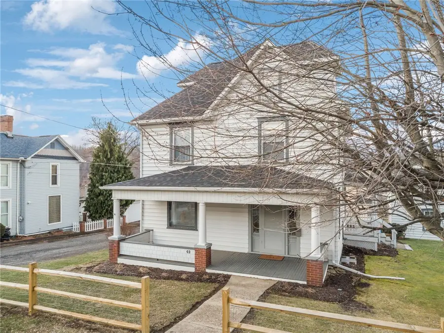 42 Highland Ave, Burgettstown, PA 15021 - #2