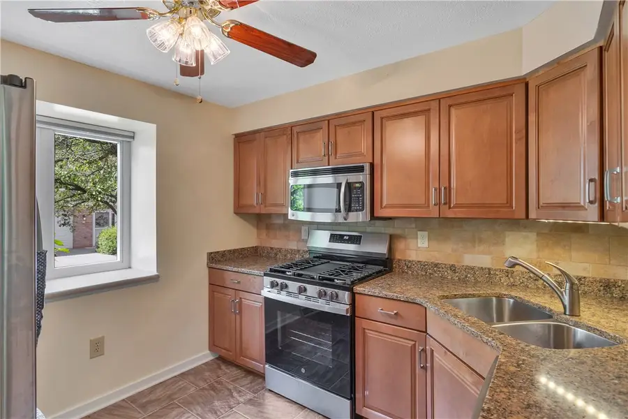 303 Olde Ingomar Ct, Pittsburgh, PA 15237 - #3