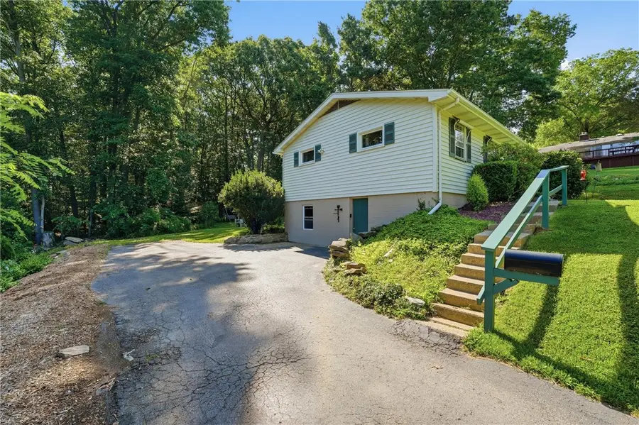 436 Edgewood Dr., Franklin, PA 16323 - #3