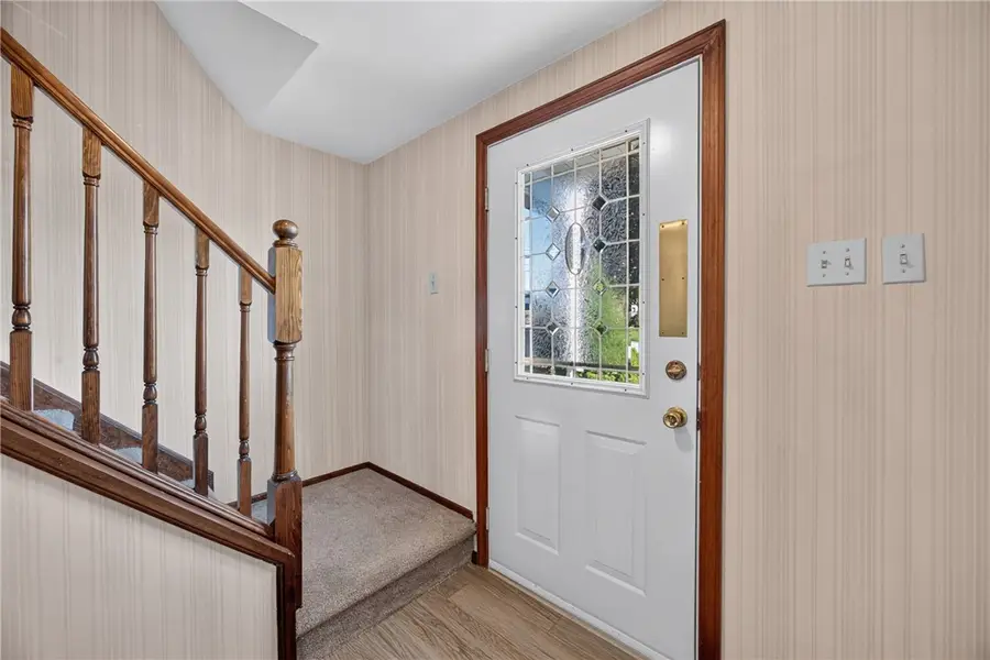 104 Glenora Dr., Coraopolis, PA 15108 - #3