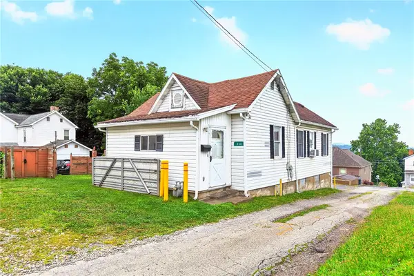 338 E Crawford Ave, Connellsville, PA 15425