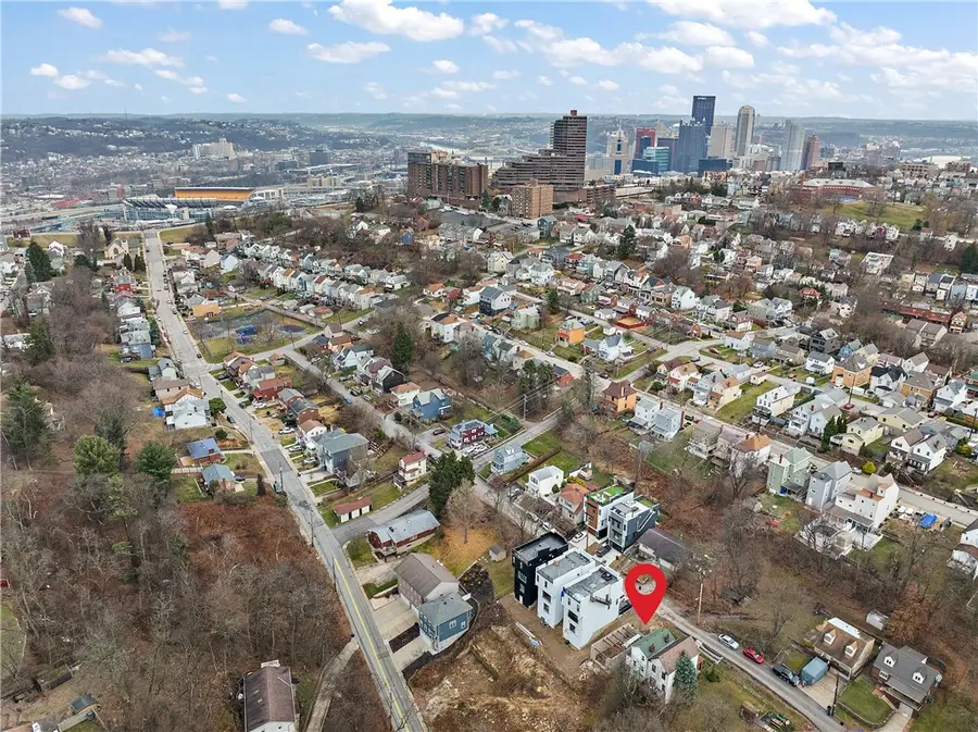 424 Clarence St, Pittsburgh, PA 15211 - #2
