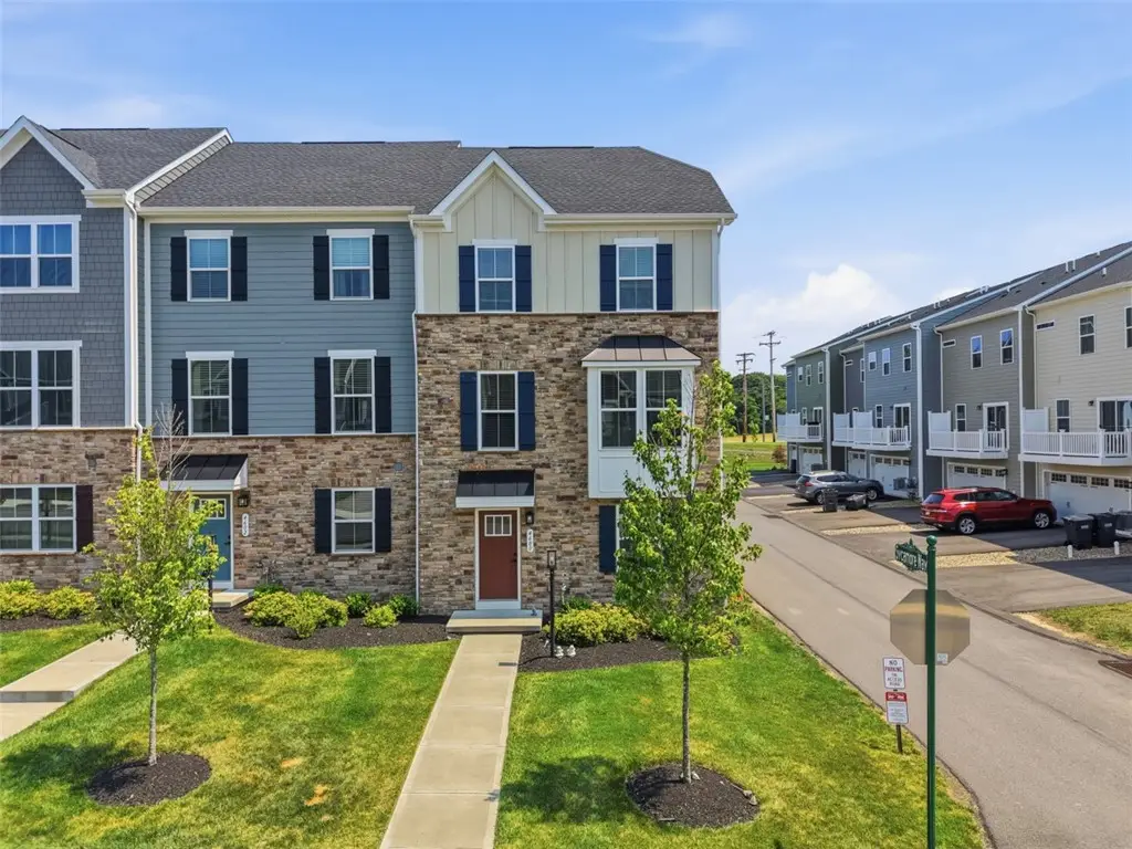 4600 Spruce Rd, Gibsonia, PA 15044 - #1