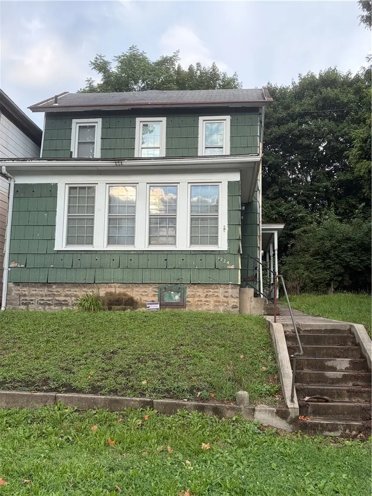 1224 4th Ave, Beaver Falls, PA 15010 - #1