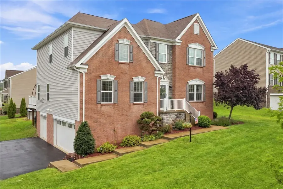 11623 Salerno Dr, North Huntingdon, PA 15642 - #2