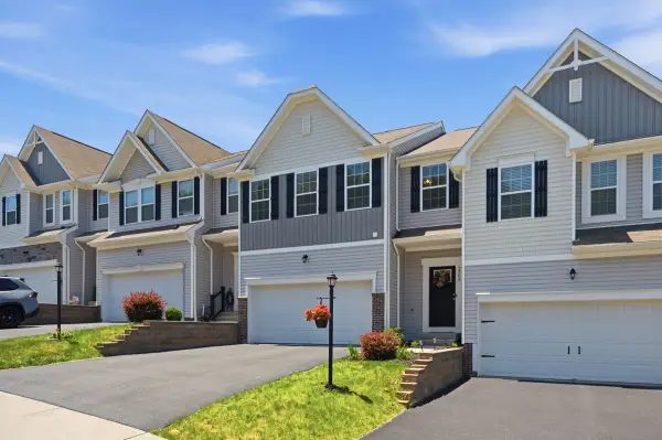 2505 Canterbury Dr, Imperial, PA 15126