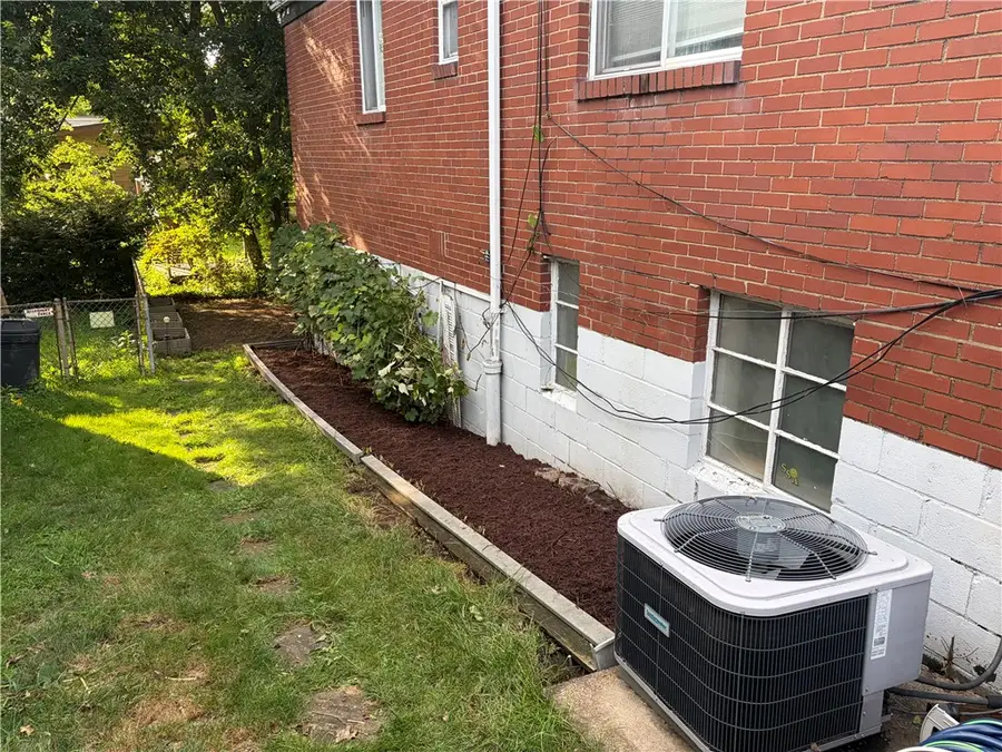 108 Lang Ct, Pittsburgh, PA 15208 - #3